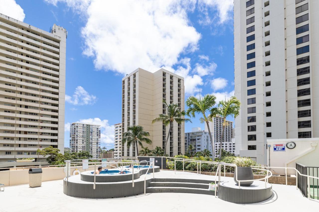 Beautiful Mountain Views & Steps To Waikiki Honolulu
