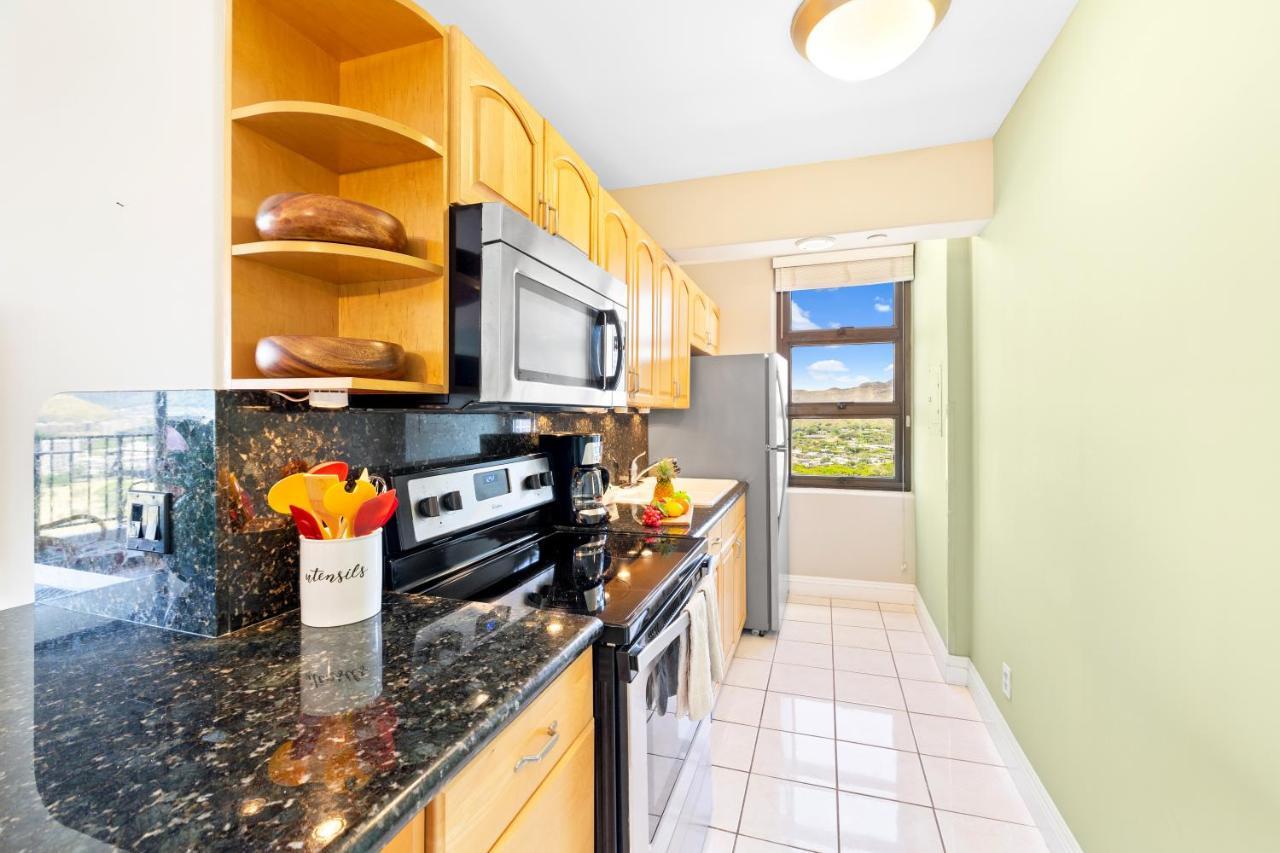 Apartment Beautiful Mountain Views & Steps To Waikiki *