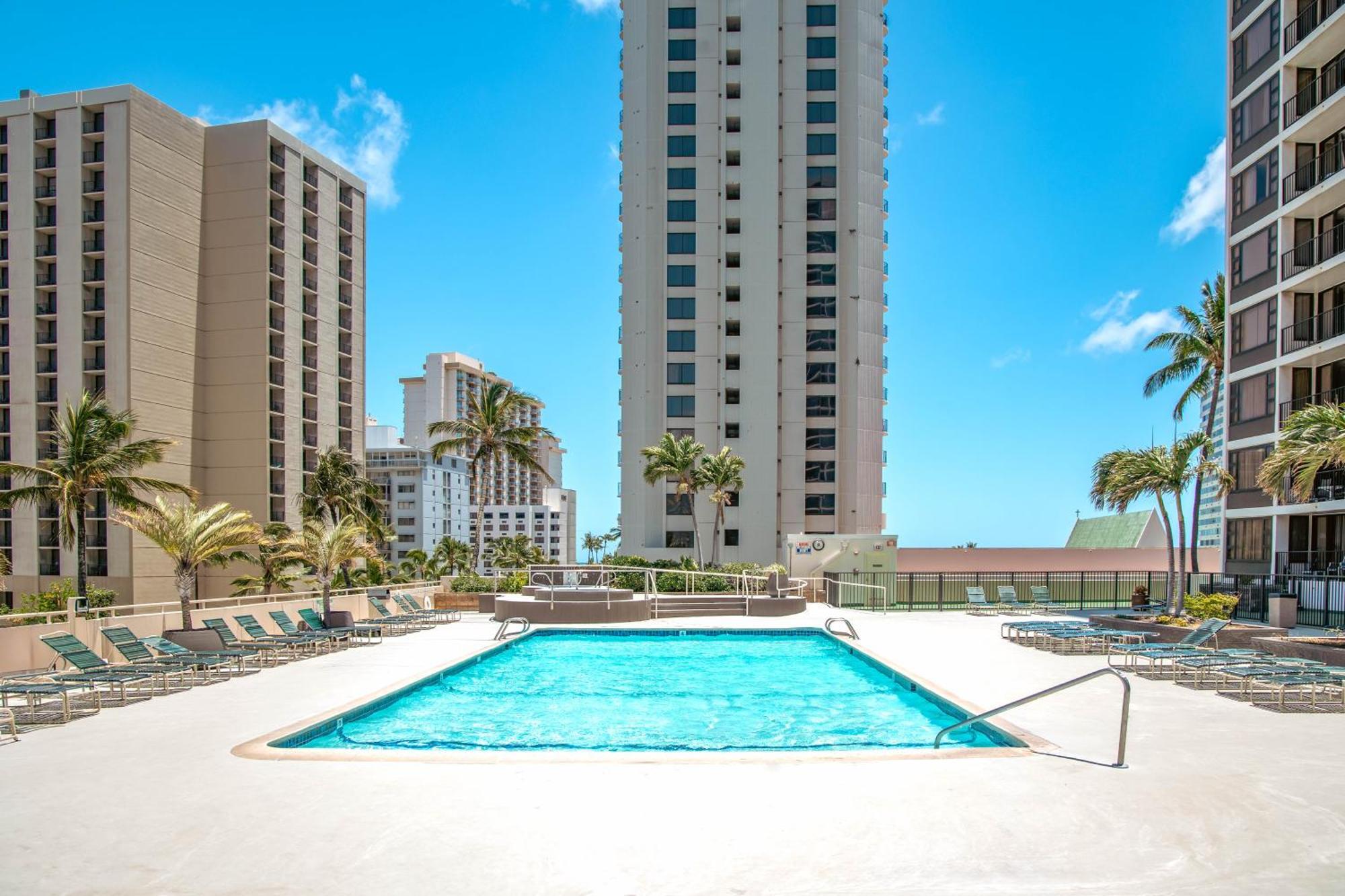 Beautiful Mountain Views & Steps To Waikiki *