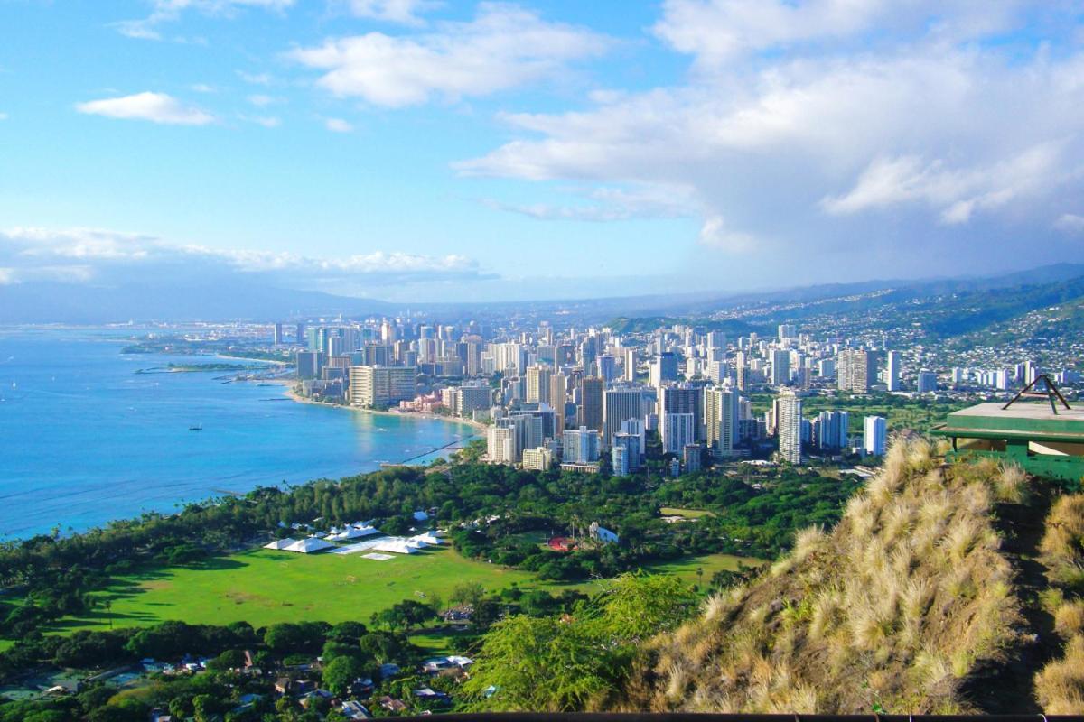 Beautiful Mountain Views & Steps To Waikiki *