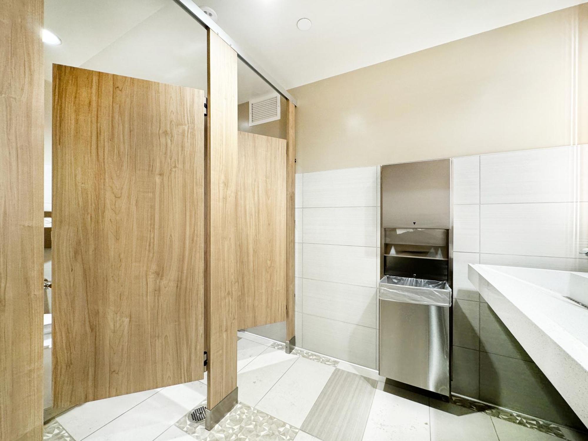 Beautiful Mountain Views & Steps To Waikiki Apartment